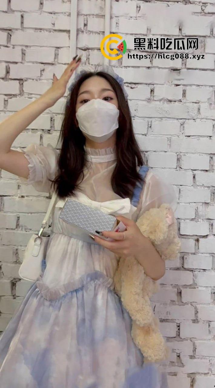 漫展捡漏极品洛丽塔嫩逼白虎妹曝光,粉穴嫩得能拧水,大哥操完显摆全网,舔狗直接气炸!-4