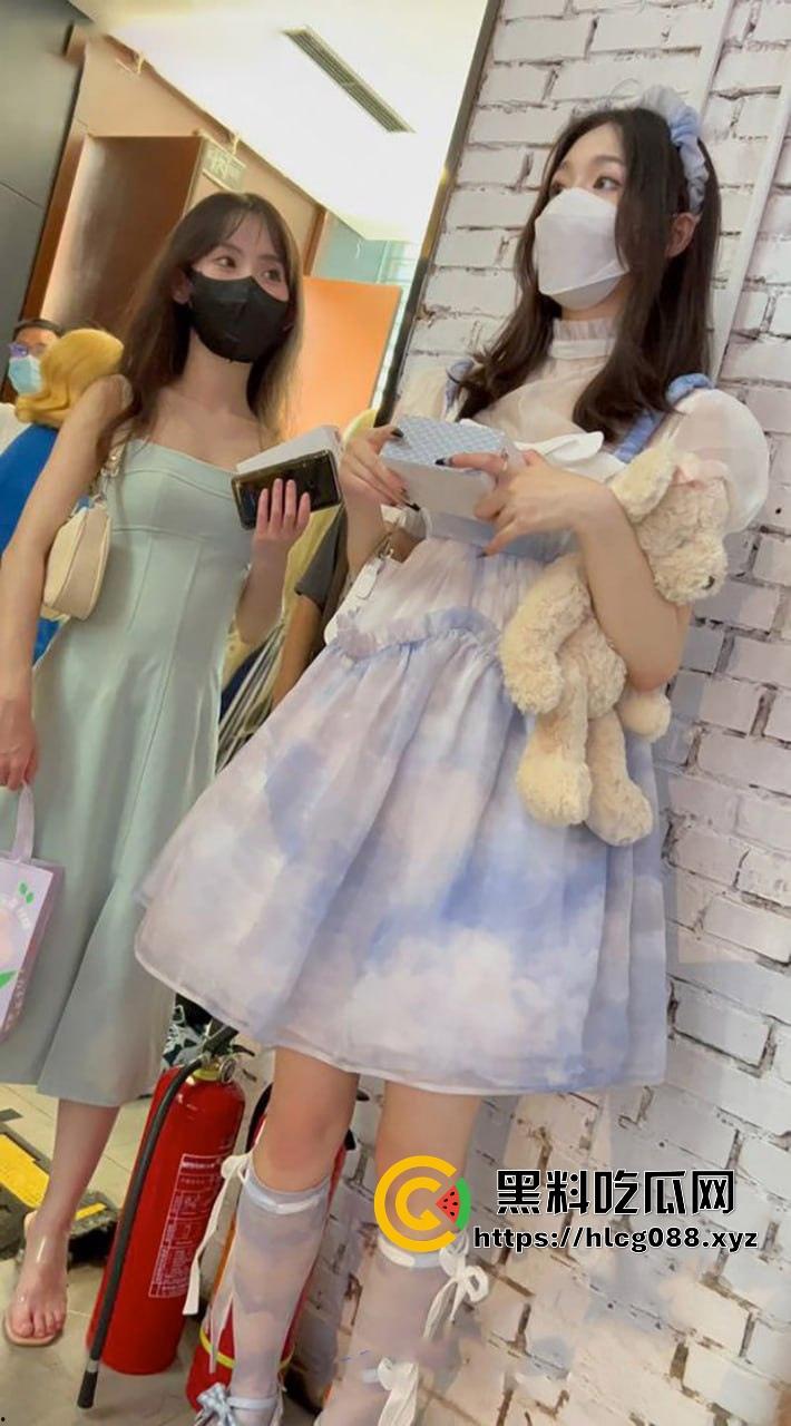 漫展捡漏极品洛丽塔嫩逼白虎妹曝光,粉穴嫩得能拧水,大哥操完显摆全网,舔狗直接气炸!-5