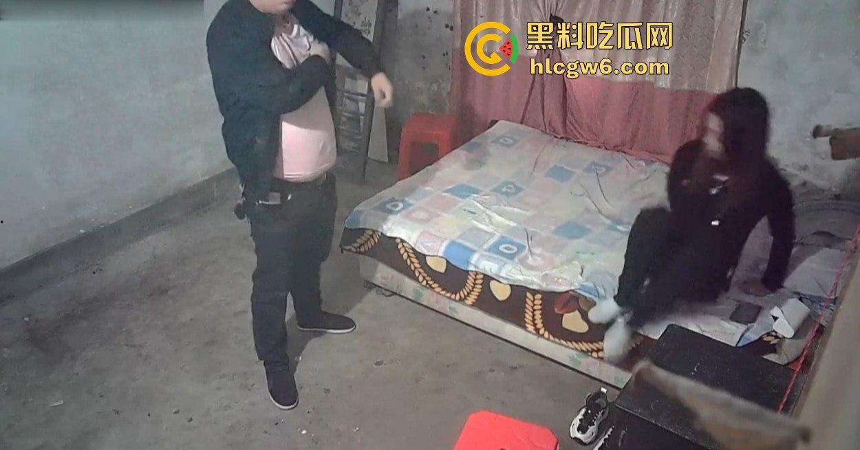 监控偷拍曝光 站街女怒接小鸟胖男百元一炮 75下秒完 平均每下1块3 兄弟真是按秒计费的性价比之王！