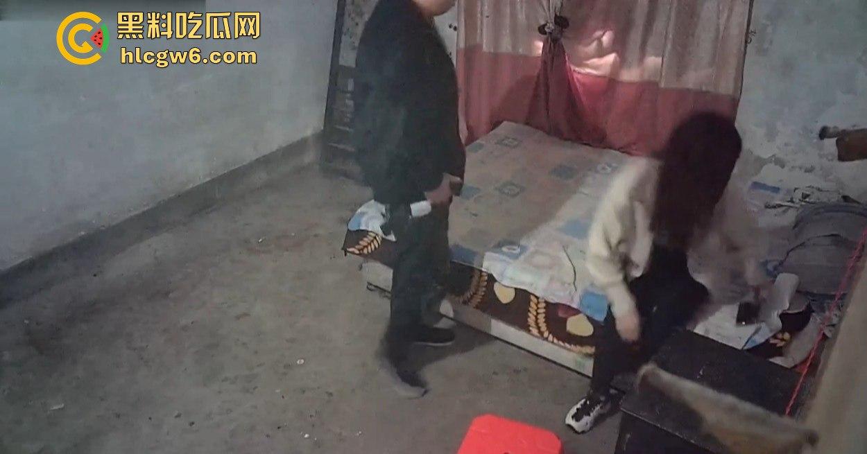 监控偷拍曝光 站街女怒接小鸟胖男百元一炮 75下秒完 平均每下1块3 兄弟真是按秒计费的性价比之王!-10