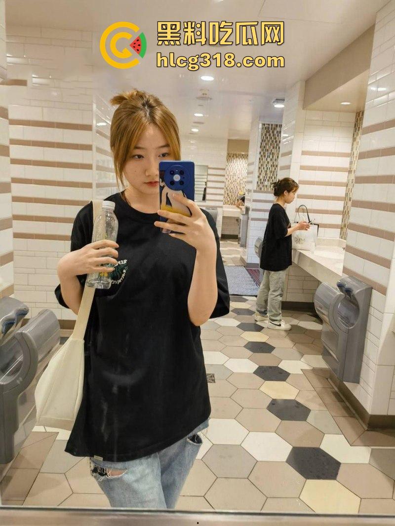 辽宁师范大学【彦雯静】娇嫩玉足玩弄大屌，自拍粉穴抚摸自慰，骚逼湿透淫态毕露！