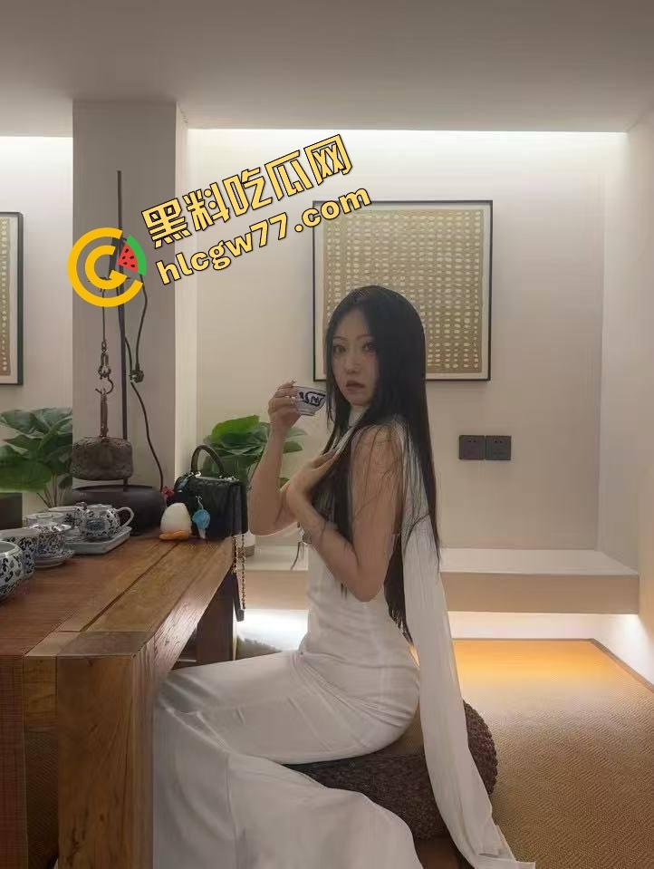 成都基佬发情发疯,丝袜伪娘点外卖勾引小哥爆菊,结果小哥直接跑路,全城菊花守门人笑疯了!-5