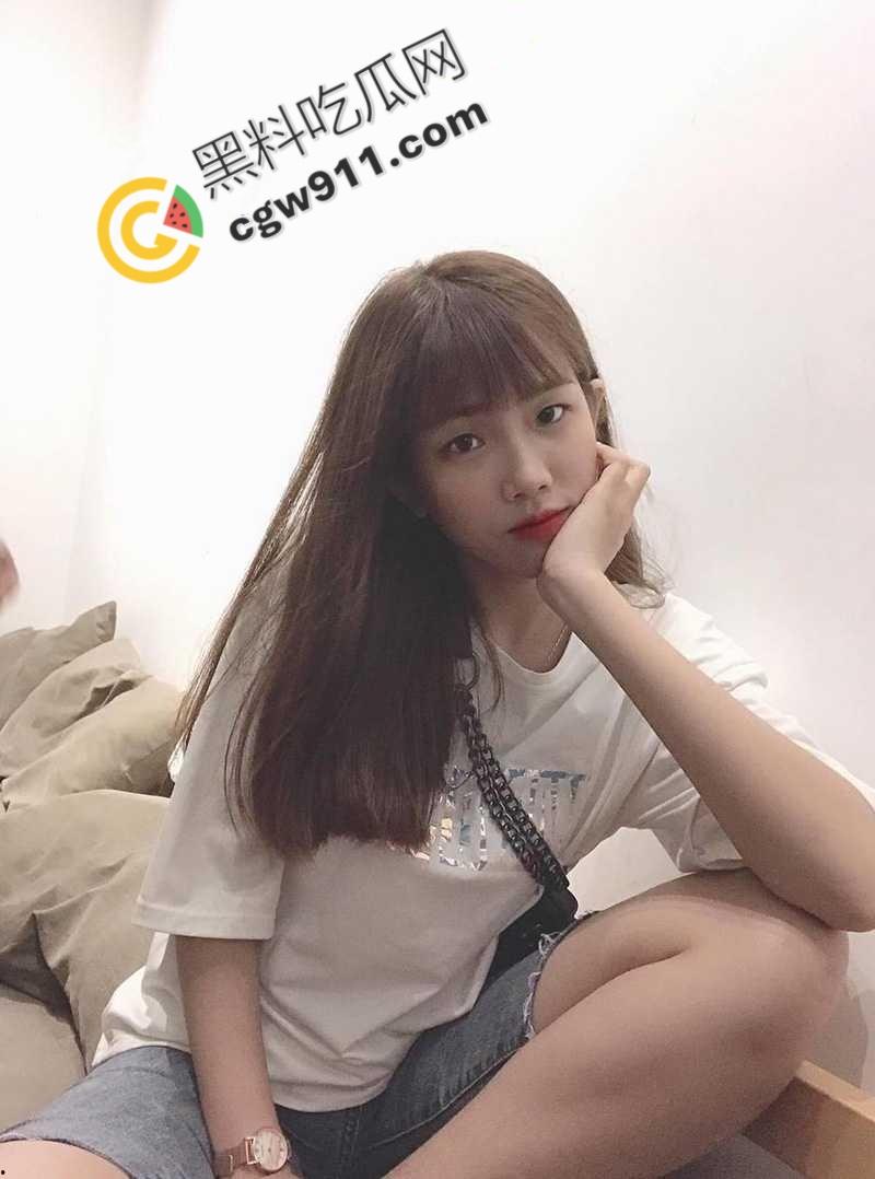 广西职院校花【韩诗瑶】大胆私拍，狂野自称母狗，嫩穴湿滑被大屌暴操，淫荡魅力沸腾全校