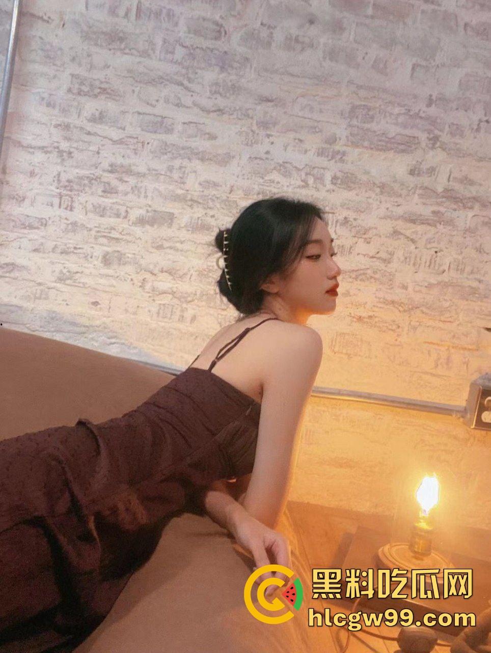 群友有这么极品的御姐女友？白嫩一线天粉嫩逼被草得爽的直抽搐，好想跪着求舔她骚水！-5