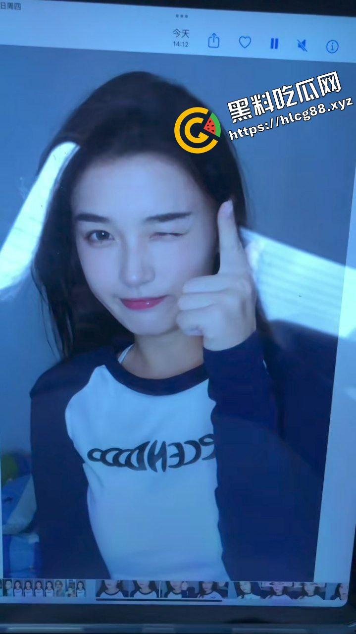 猛男小哥久旱逢甘霖一顿乱射!一周库存全部嚯嚯喷发在牙套妹骚母狗脸上,淫荡模样吃精液!-2