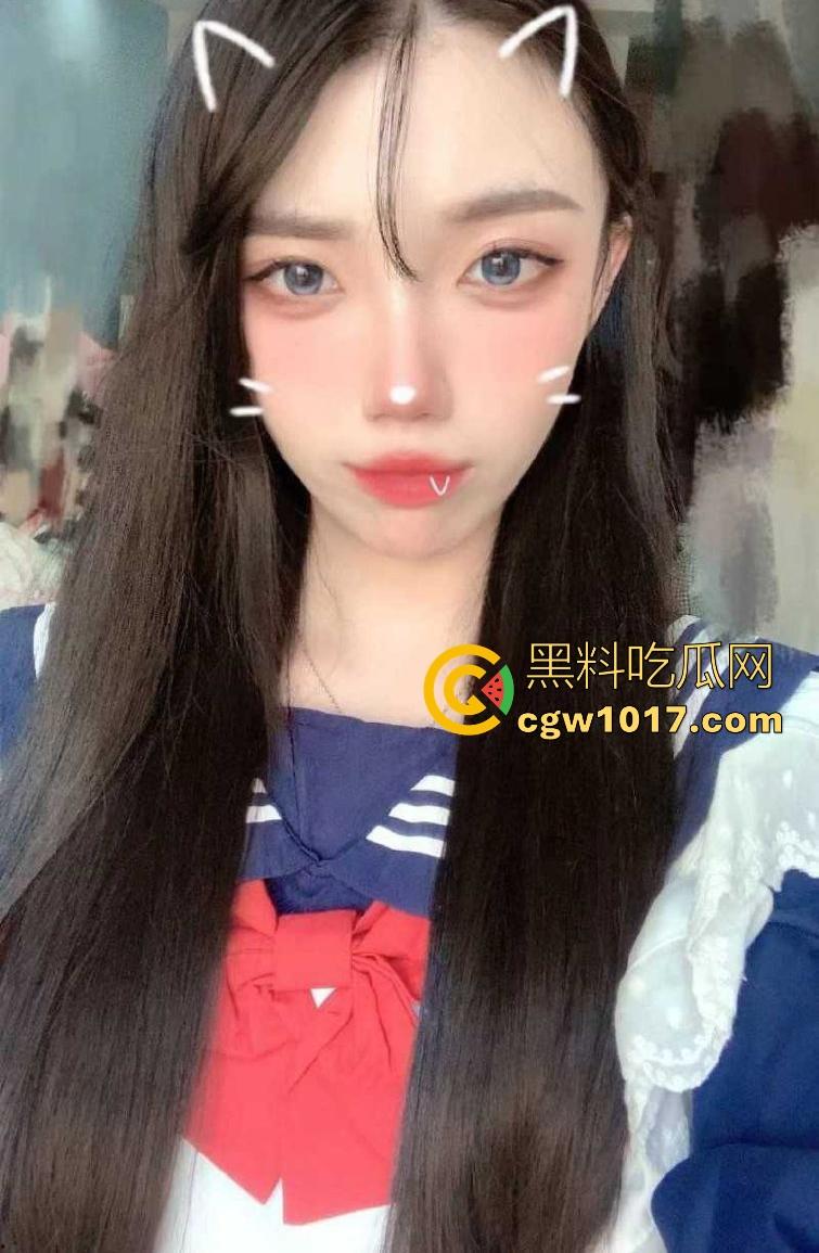 重庆极品陪酒女化身母狗献身客户,身穿黑丝情趣跪地舔屌,精湛的口技搭配上风骚的气质,简直反差到了骨子里!-2