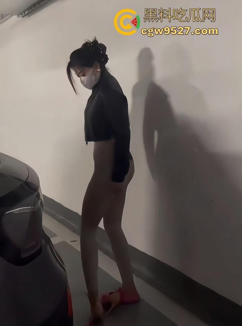 海角乱伦,骚母狗妈妈淫态撩人 浪逼被狂操喷汁,淫水喷得满床都是,浪叫得嗓子都哑了!-2