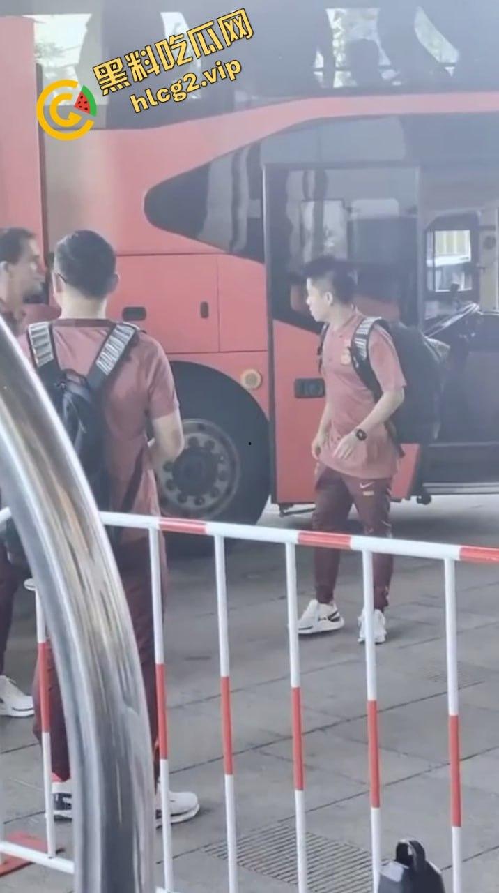 国足零蛋凯旋 “射门无力 购物给力” 惨输七球 仍能笑对人生-8