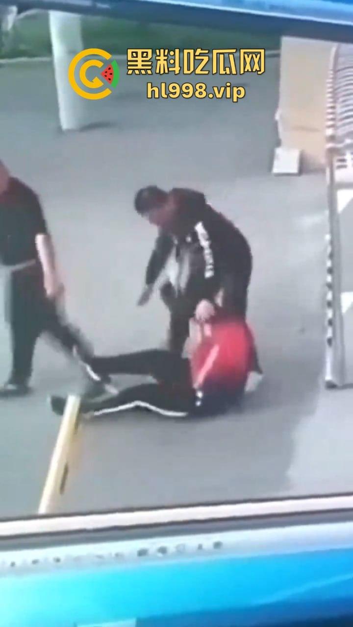 吉林初二男生被同学霸凌 父亲持刀怒杀校霸 太血腥但太爽了!-9