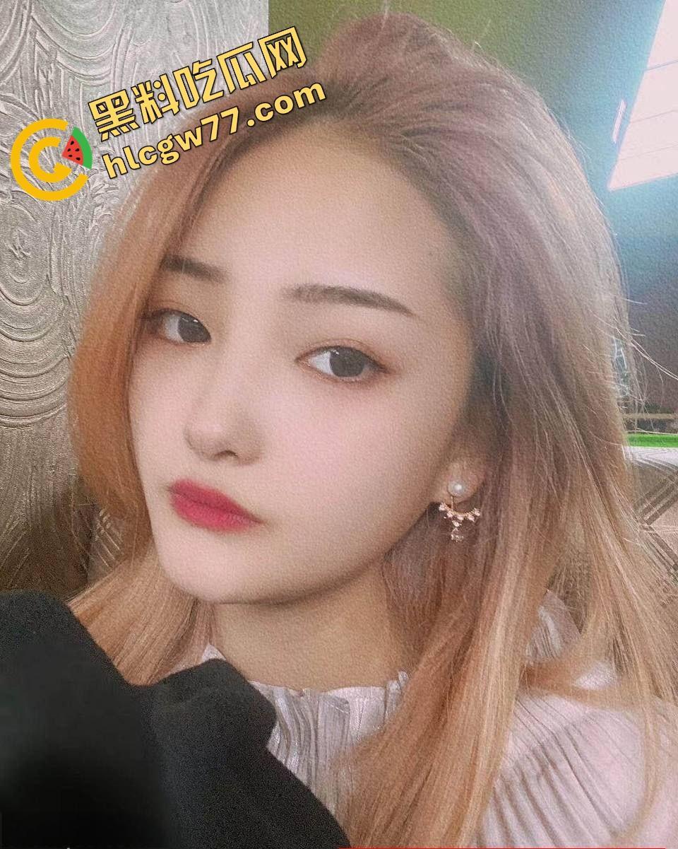 西安冰山女神『赵娜』外表清冷,床上喷白浆叫到破音,福利姬身份曝光,骚得会员脑溢血!-1