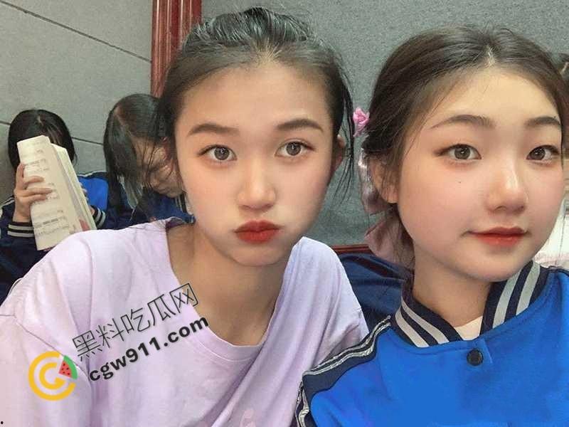 北京清纯学生妹【尹春燕】被富二代铸造成床上的淫娃，口交毒龙，主动骑乘榨精，真正的性欲无底洞-2