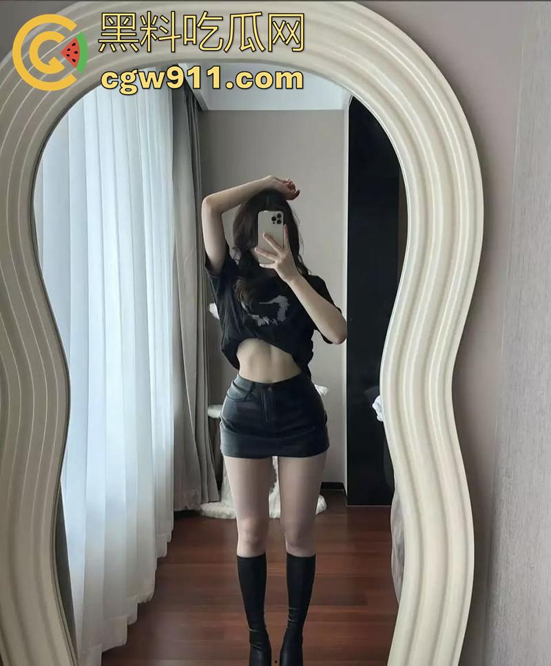 你女神只是富人母狗,抖音600w粉丝网红【Shirley林】,裸聊勾引金主视频曝光,假名媛欺骗粉丝,真婊子自慰淫穴!-7