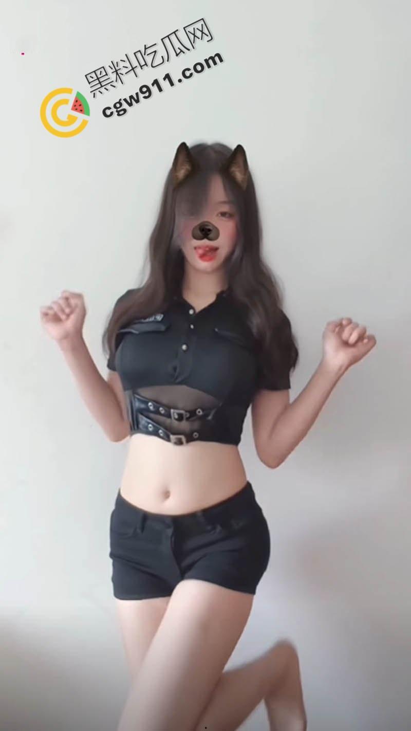 抖音极品网红【U芋源】与榜一大哥裸聊视频流出!狂野自慰,雪白大奶勾魂夺魄,道具深插呻吟不断!-2