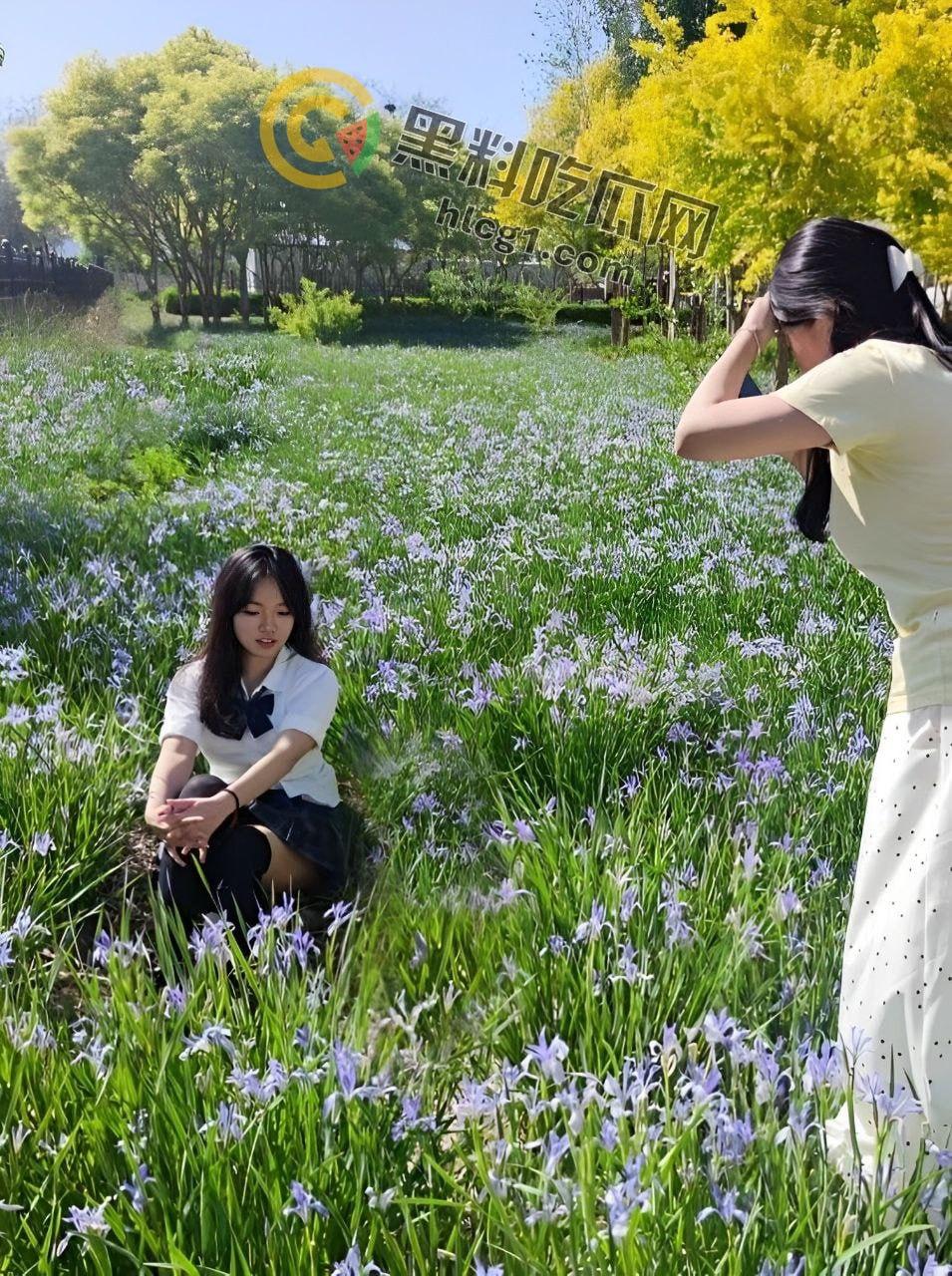 露出反差婊甜甜 「yiyii_01」大马路露出惊现,日常生活照与福利姬身份巨大反差引热议!-9