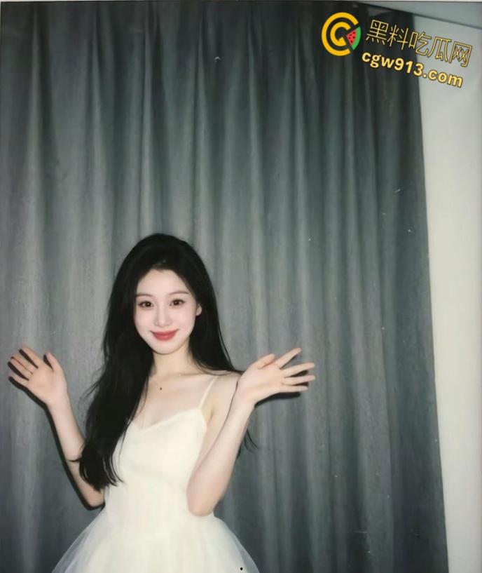 黑龙江鹤岗嫩妹【刘茹雅】,和男友出租房做爱,露脸无套各种后入,小翘臀啪啪作响,颜射吞精巨反差!-2