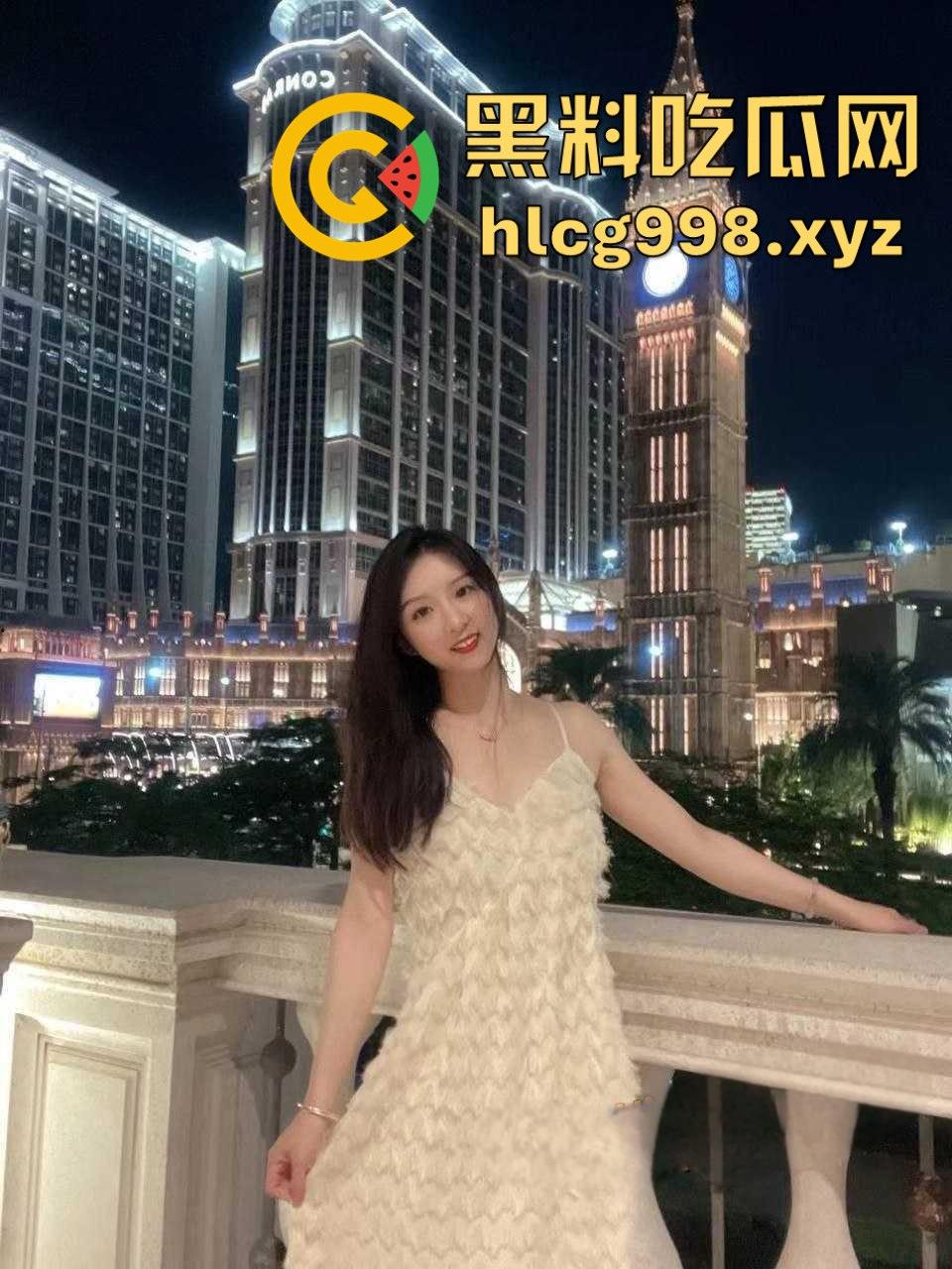 郑州师范大学清纯妹【刘若雨】床上骚得飞起,双手捧蛋吃鸡,吃得是真虔诚!-2