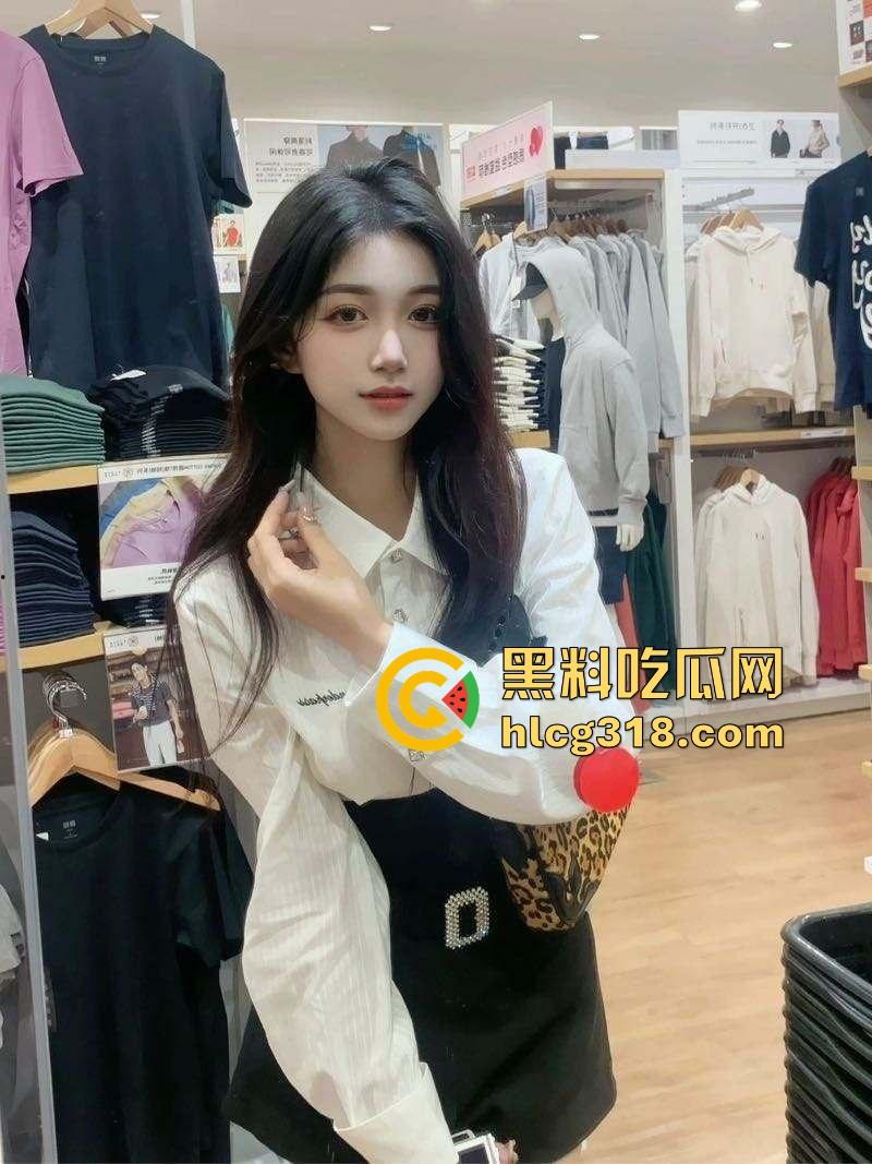 你还以为高端外围豪车天生紧？全靠阴道收缩术收成死夹货，富哥上手就说一根手指进去都得抹油！