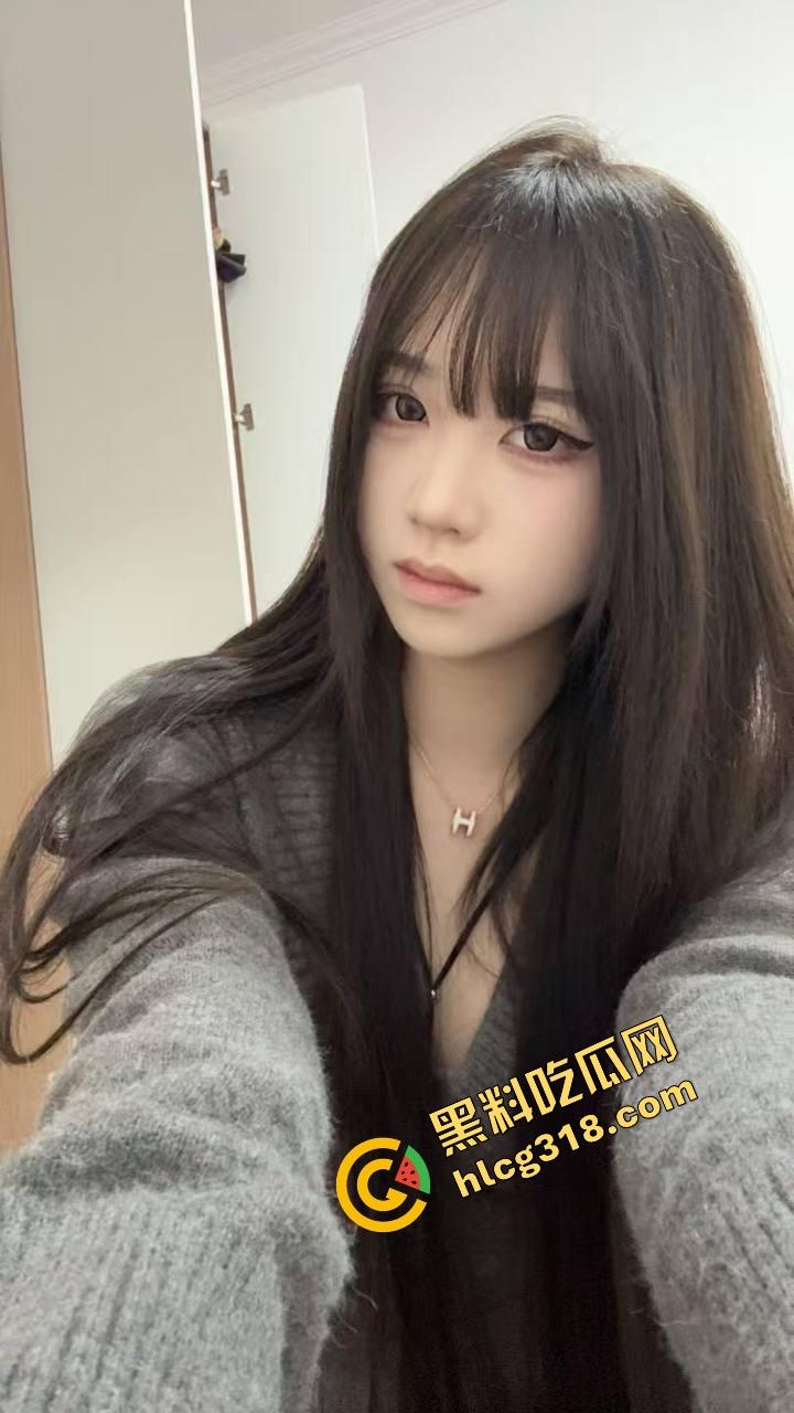 哺乳期骚娘们干起来才叫带劲，奶子又大又软，边插边薅奶头奶水猛喷，操完还得吸两口真他妈解渴！-7