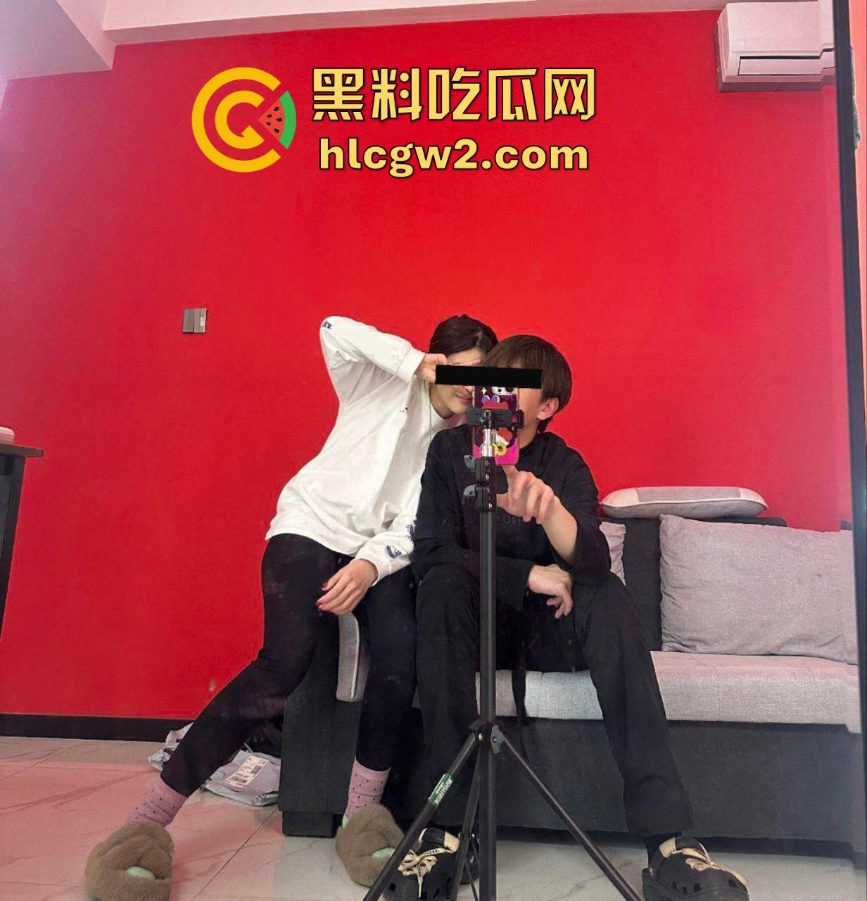 小美女【方雪儿】乖巧听话成大佬小母狗!制服口交、眼罩蒙住被各种姿势爆插嫩穴,骚到舒服死!-4