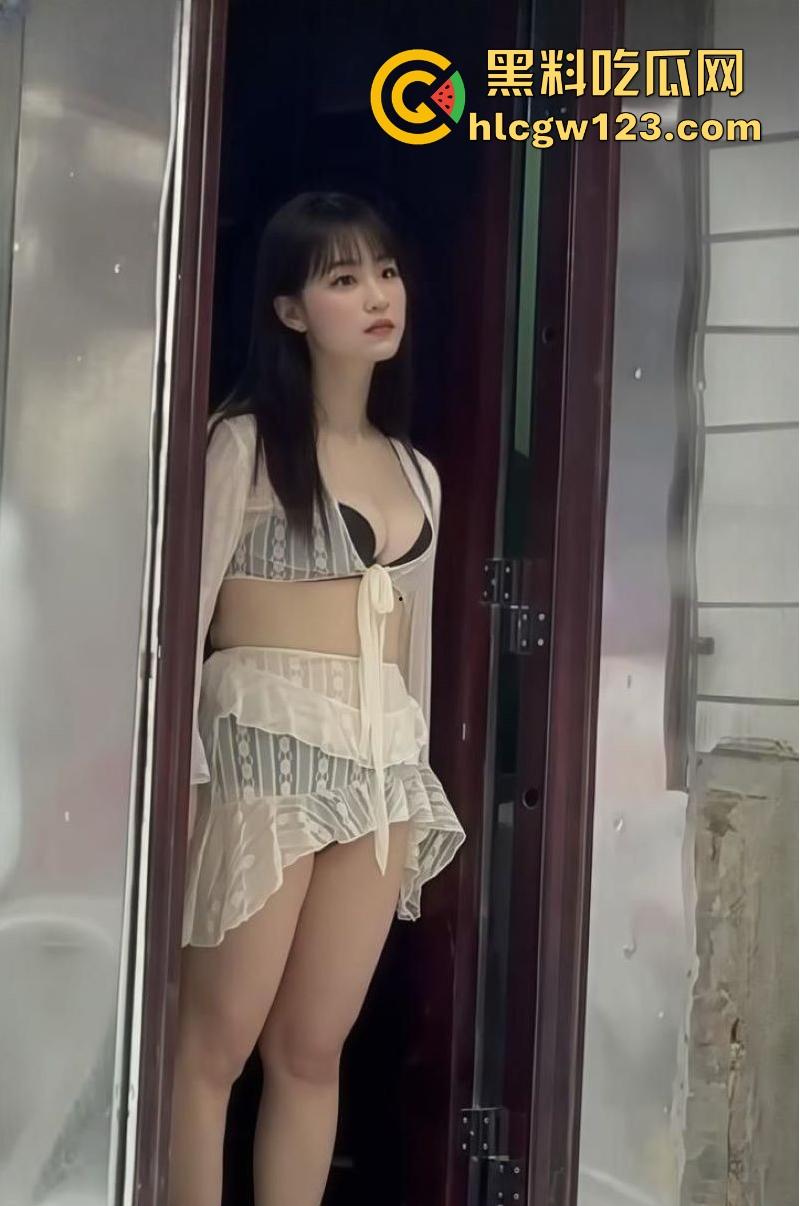 广西南宁青秀区埌西村某路口 200块极品少妇随便挑 夜探骚鸡一条街 又给瓜友们寻得一处高质量快餐!-7