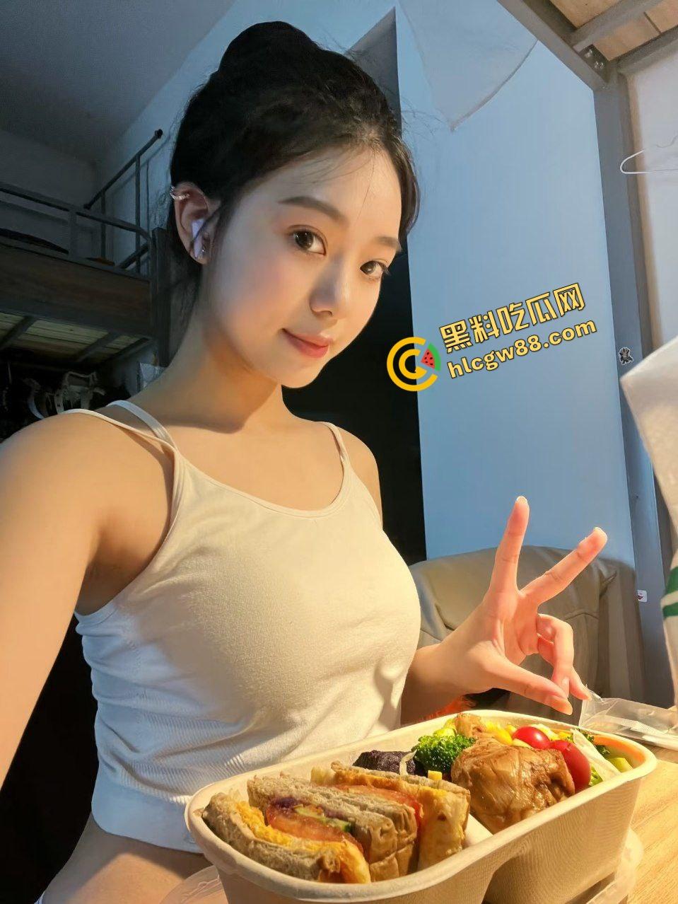 体育生与舞蹈生相结合！浙江艺术职业清纯舞蹈生要了又要，体育生直插粉嫩鲍鱼猛操冲刺！