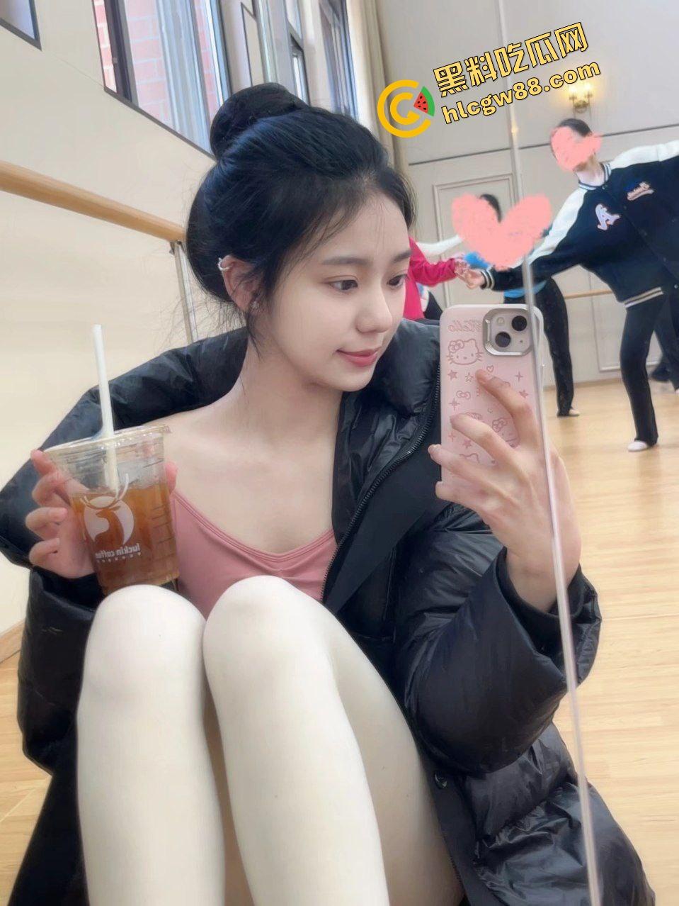 体育生与舞蹈生相结合!浙江艺术职业清纯舞蹈生要了又要,体育生直插粉嫩鲍鱼猛操冲刺!-2