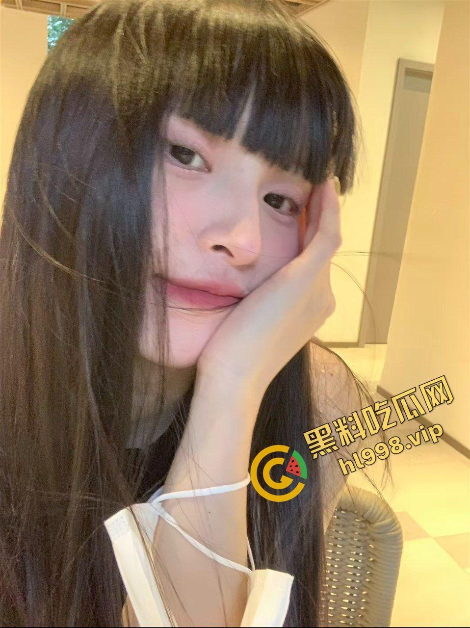 抖音齐刘海骚鸡『neinei』主页女神人设冰清玉洁 实际骚的没边 大哥约操十分得劲 独家曝光！-3