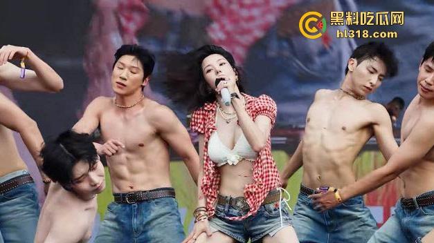 韩国水弹音乐节【权恩妃】骚浪舞蹈表演,魔鬼身材性感舞姿,巨乳随着音乐节拍而跳动,每一帧令人目不转睛!-2