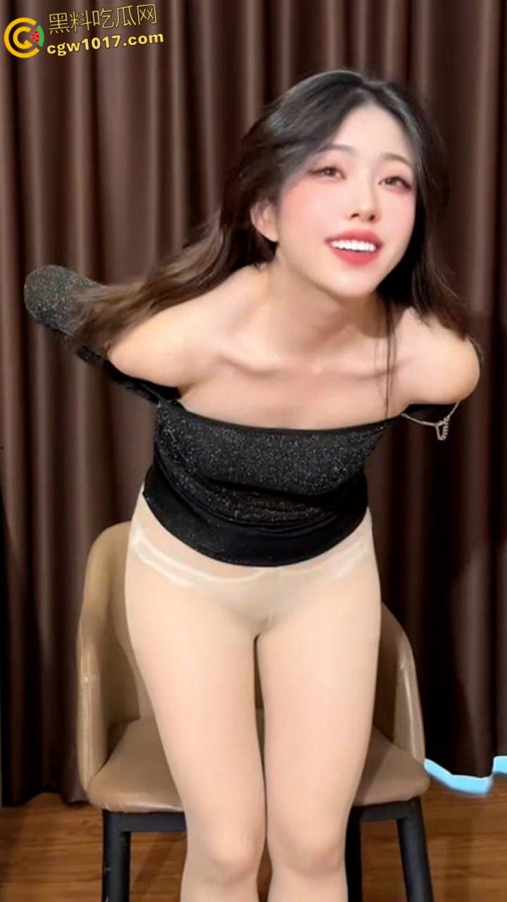 纯欲脸反差婊【viviworld】炮机调教后三P爆操,极品身材露脸口交,瞬间点燃内心的欲火!-2