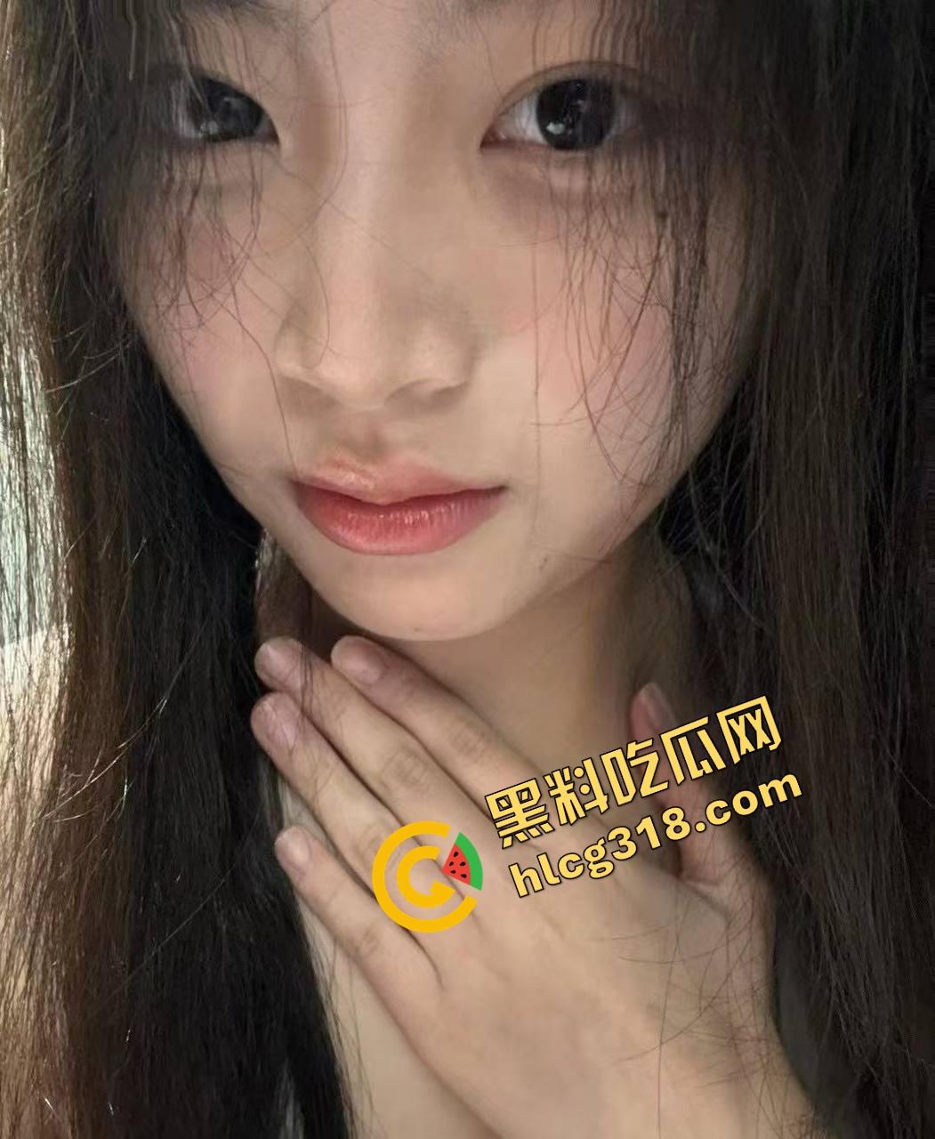 精液不能进我身体,但可以糊我丝袜上,骚母狗一边后入挨操一边叽叽喳喳跟闺蜜打电话聊天!-4