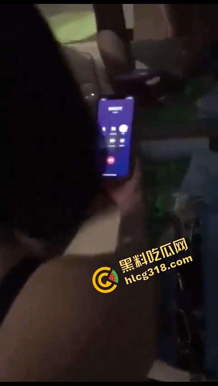 精液不能进我身体,但可以糊我丝袜上,骚母狗一边后入挨操一边叽叽喳喳跟闺蜜打电话聊天!-10