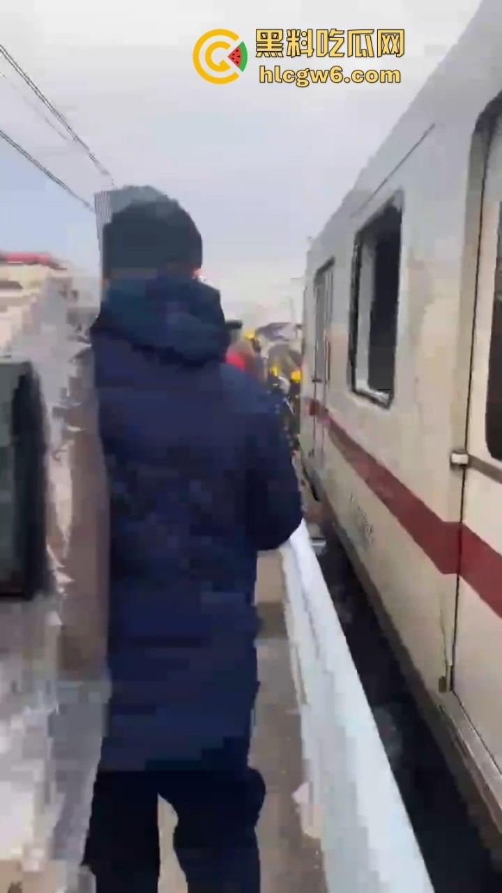 一生捅的最大的篓子!上海地铁1被工地上塔吊侵线砸停 工地项目负责人面临数亿赔偿 天塌了!-6