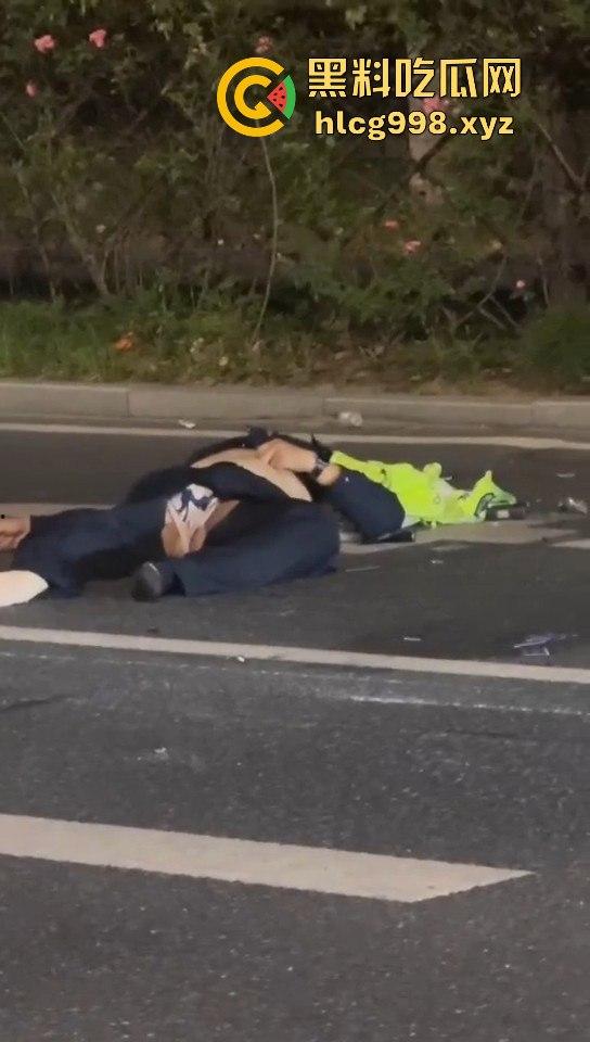 宁波10月10日深夜飙车狂徒闯红灯撞飞辅警!摩托车主嚣张逃逸毫发无损!-10