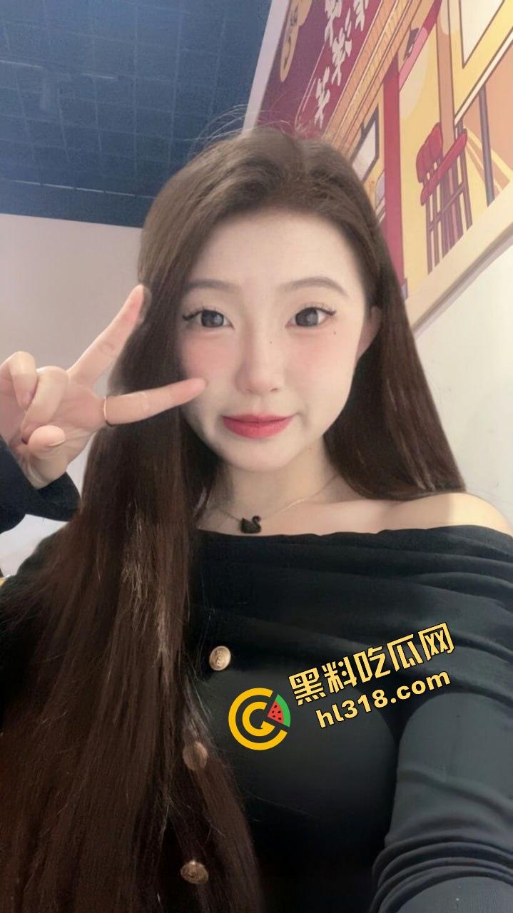 姐姐骚得没底线,奶子给弟弟当奶嘴,小嫩弟被撩成狗,小马硬拉大车激情拉满!-7