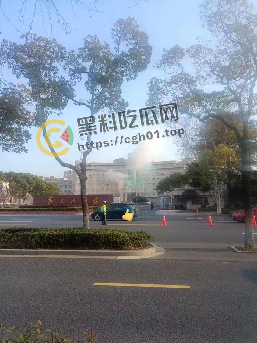 惊天大瓜!张家港市政府被炸 犯人【袁剑虹】留信要求严惩贪官 被封禁视频流出-2