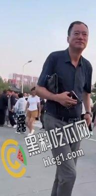 从此再无松原舞王 一代舞王就此陨落 网传喜欢穿貂夹皮包跳舞 勾引人妻 被当街捅死!-7