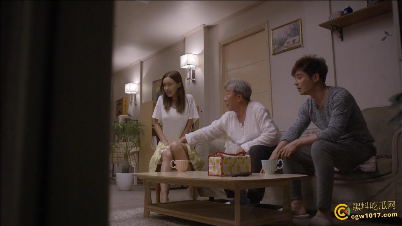 韩国高清伦理片《卑劣的交易 》,妻子为丈夫寻求眼角膜,被老头一次又一次无情内射后,憋屈的妻子做爱时杀害老头!-5