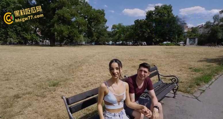 欧美搭讪素人情侣,公园偷拍翻车变“星途”,妹子甩男友追梦,香艳反转,绿帽飞扬,年度最“牛”神作!-1