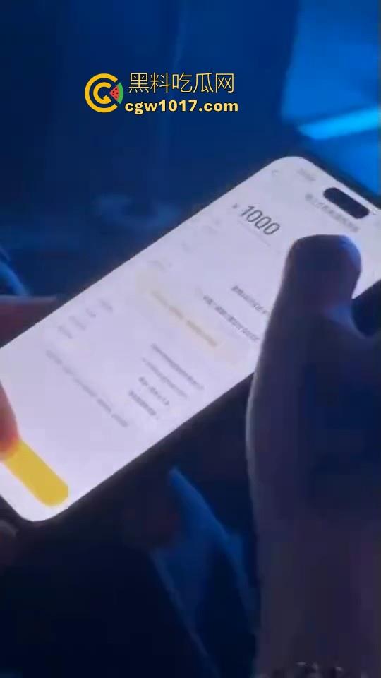 春霄一刻值千金!这种情况借钱也得上啊!灯红酒绿的生活谁不陶醉,极品女模身上骑,一月劳作全白干!-1