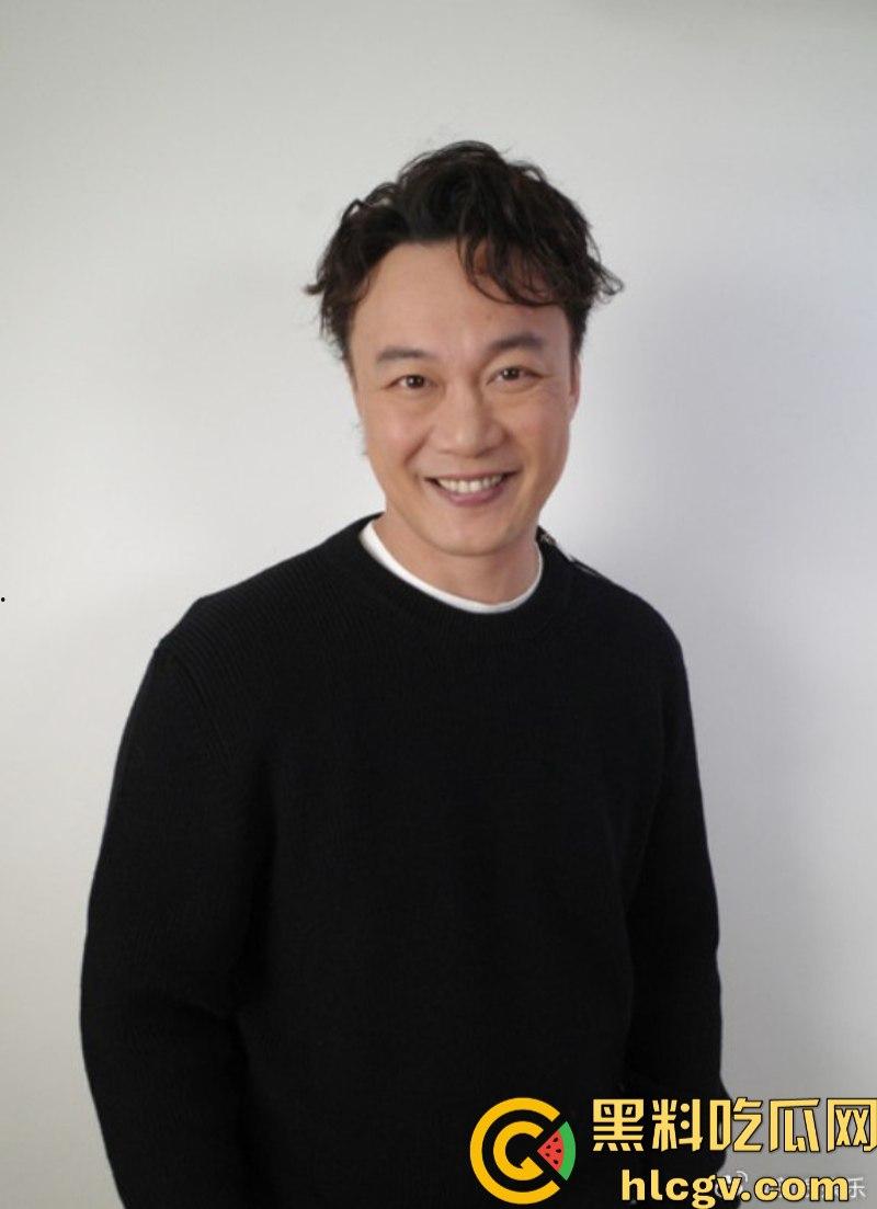 陈奕迅陪妹子去看陈奕迅演唱会 妹子陪我全垒打!这样的嫩妹真好骗一张票就搞定!-8