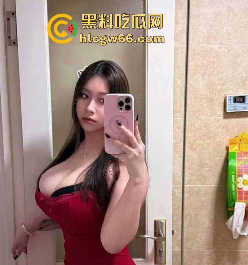 抖音网红 【小灿健身版】最新私拍福利 核弹级巨乳激情裸舞 疯狂甩奶屏幕装不下啦!-1