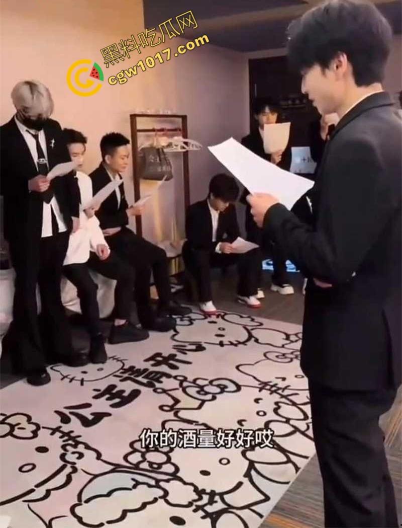 KTV会所少爷秘密训练:帅哥们的全能“修罗场”!只唱歌不够,绝技齐飞、话术奇口,为客人献身,舍命演绎“极乐餐”!-2