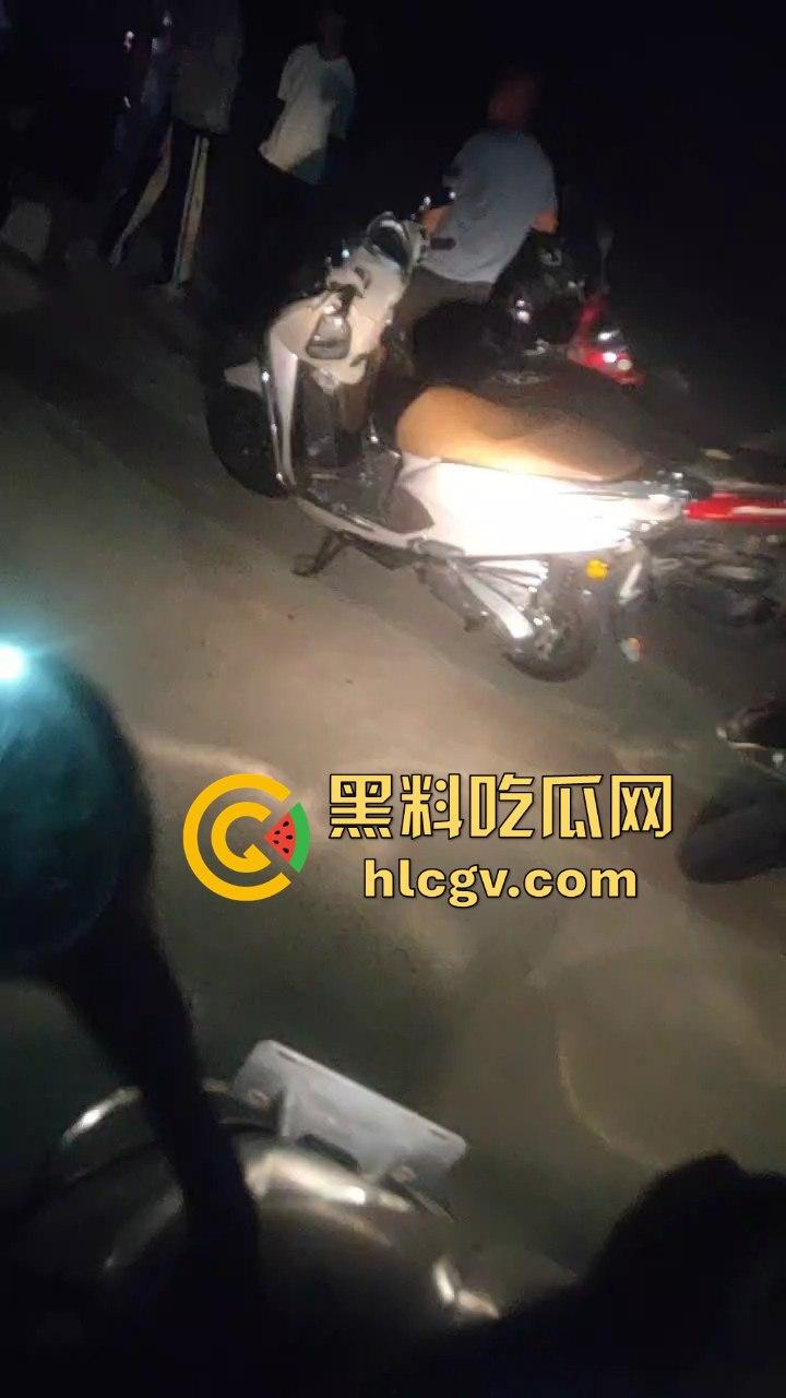 饶平霞东公园精神小伙偷车被当场抓获,装逼不成反成笑话!-4