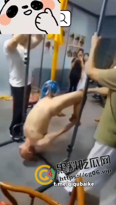 中华有神功!坠蛋神功 大师屌可坠千斤 屌可拉星辰 大师发功坠蛋合集-1