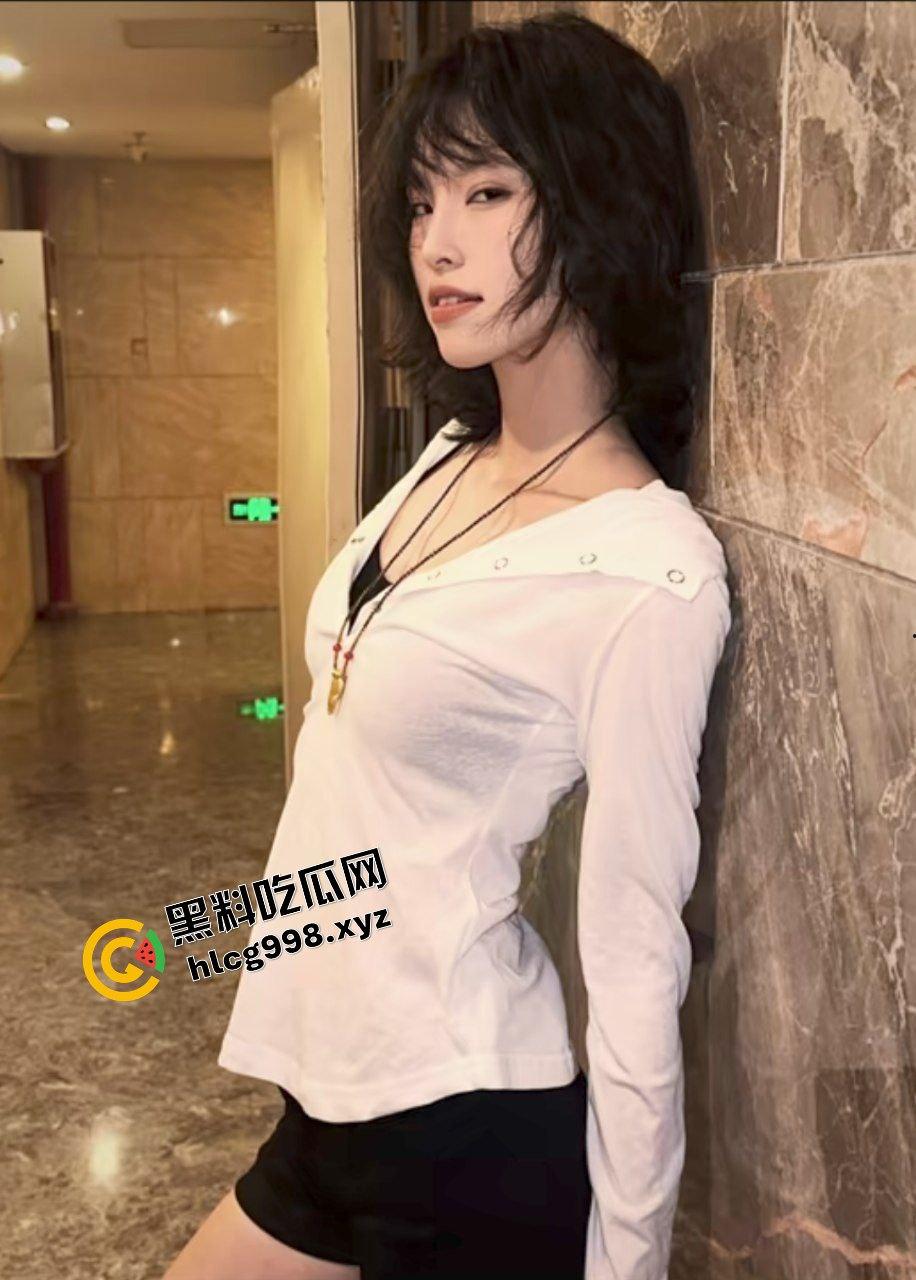 抖音短发女神 麦芽传媒女网红『夏日萝』与金主爸爸合作后 带去酒店多体位爆干!独家曝光流出!-5