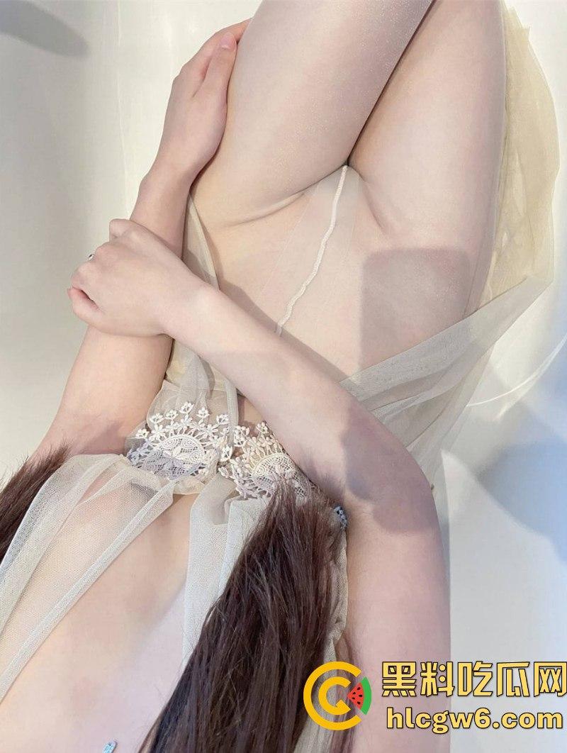 秀人网红模特女神【唐安琪】大尺度写真私拍!性感家庭医生情趣内衣搔首弄姿 油量奶油肌肤性感爆表!-5