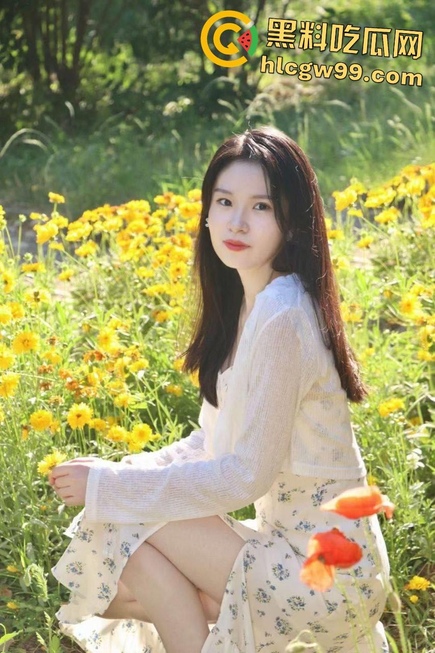 北师大绝美校花【媛媛】蜜桃翘臀自慰私拍,清纯脱俗的舞蹈生颜值堪比明星-4