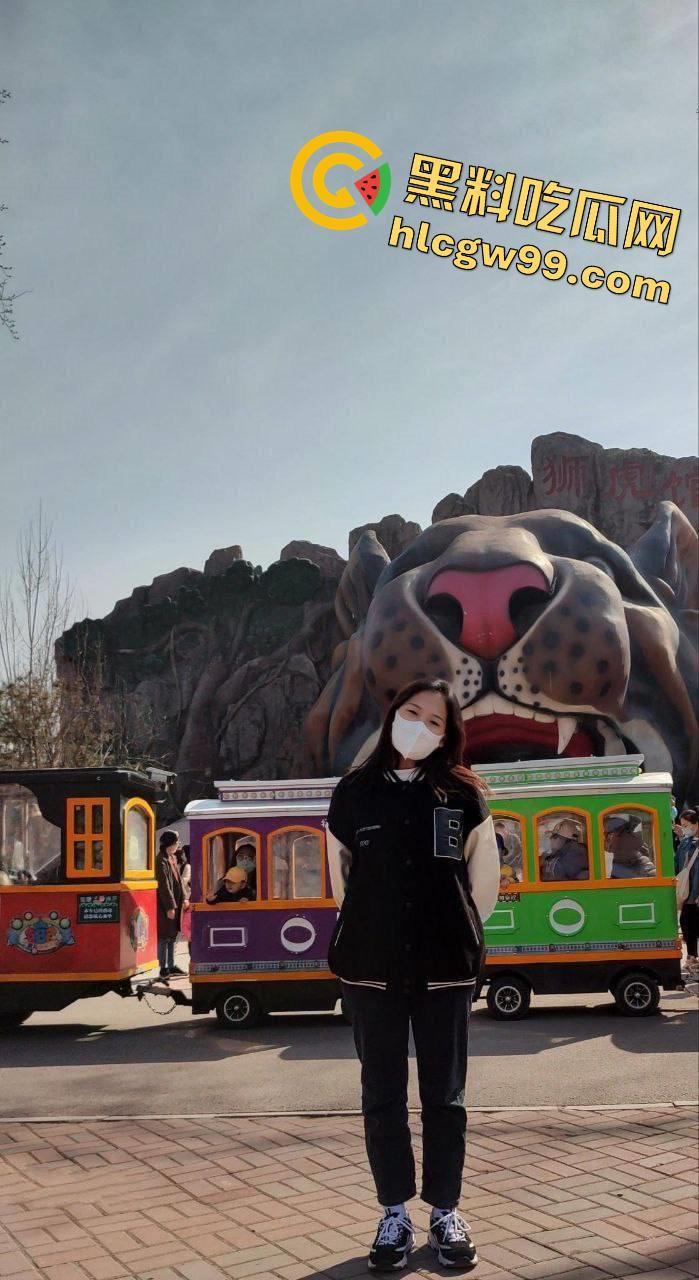 北师大绝美校花【媛媛】蜜桃翘臀自慰私拍,清纯脱俗的舞蹈生颜值堪比明星-11