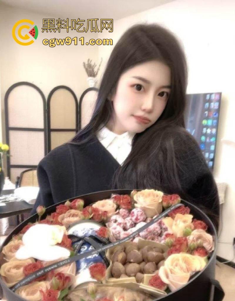 深圳高颜值清纯女神【沈佳颖】下班激情做爱解压,黑丝翘臀骑乘榨精,嫩穴喷汁内射高潮,从疲惫到狂热的转变!-6