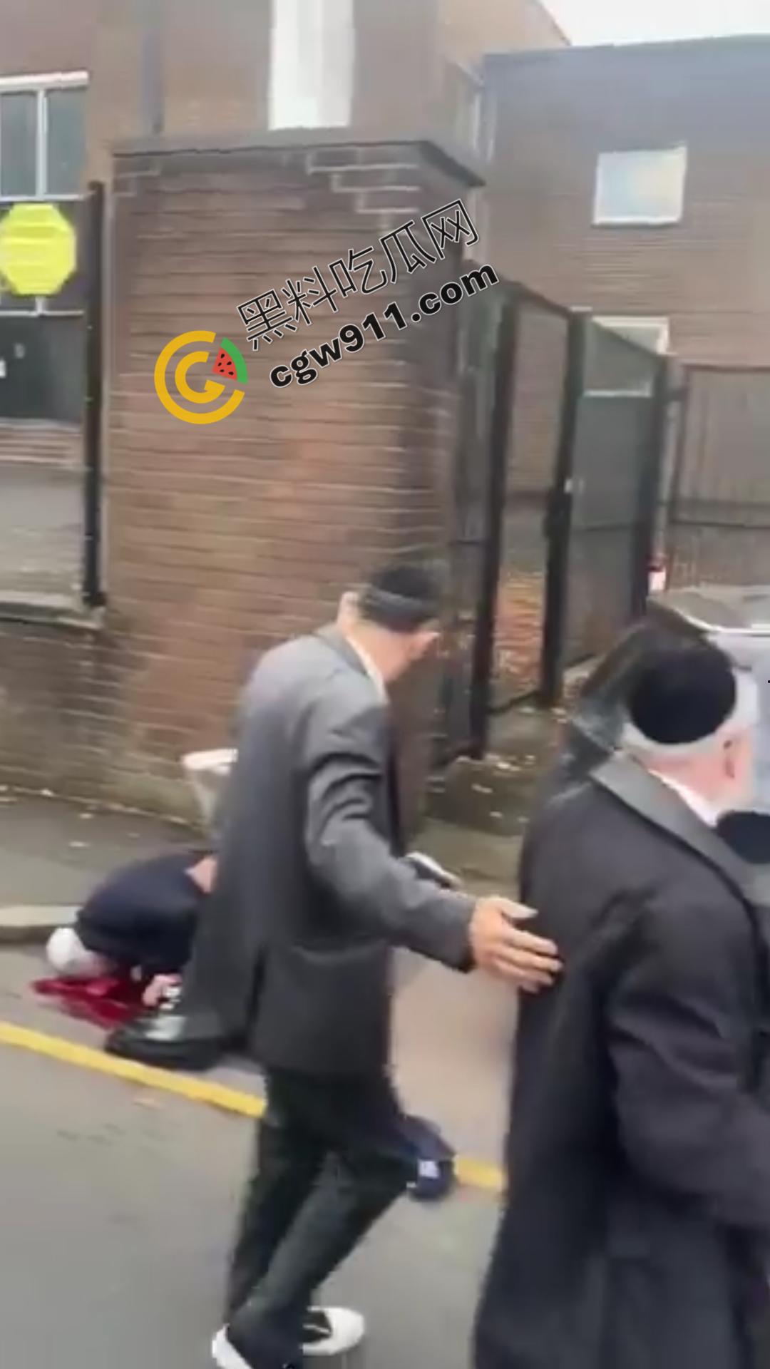 英国曼彻斯特犹太教堂持刀袭击事件:曼彻斯特希顿公园犹太会堂遭暴徒狂躁袭击,血腥惨剧惊天动地!-7